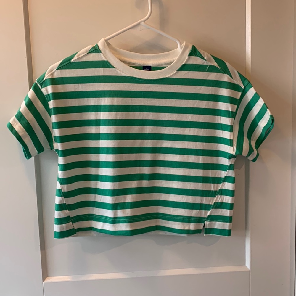 Old navy kids cropped stripped tee